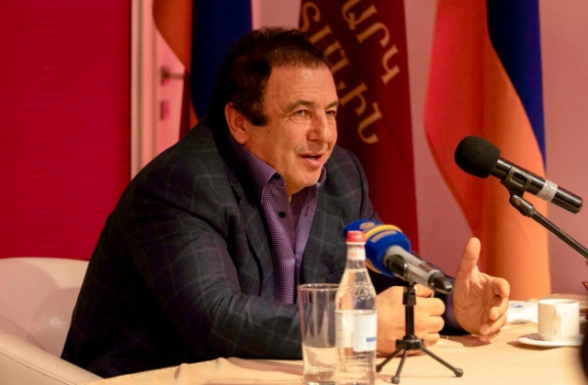 Я сделаю так, чтобы все способные люди, люди с принципами, волей и желанием работать заняли своё важное место в команде, которая пойдёт на выборы под программой «Предложение для Армении» – Гагик Царукян